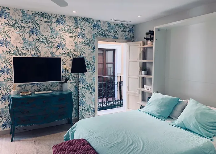 Cathedral Studio, Luxury Studio In Cathedral Area, Parking Optional